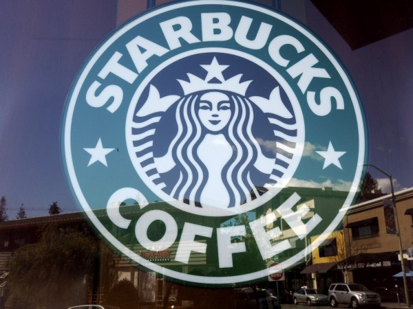 Συμφωνία &#039;&#039;μαμούθ&#039;&#039; Nestle- Starbucks: Θα χρησιμοποιεί το σήμα σε Νespresso και Dolce Gusto