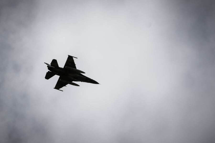 Πτώση F-16: «Είναι καλά, κατάφερα να μιλήσω μαζί του» δηλώνει στο dnews ο πατέρας του πιλότου