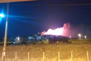 Φωτιά στην Ευκαρπία: Κινδύνευσαν σπίτια λόγω των ανέμων (βίντεο)
