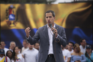 Υπουργείο Εξωτερικών: Η Ελλάδα αναγνωρίζει τον Γκουαϊδό ως μεταβατικό Πρόεδρο της Βενεζουέλας