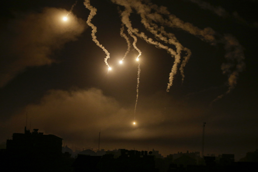 Χωρίς τηλέφωνο και ίντερνετ η Λωρίδα της Γάζας από τους βομβαρδισμούς - Νεκροί ισραηλινοί στρατιώτες