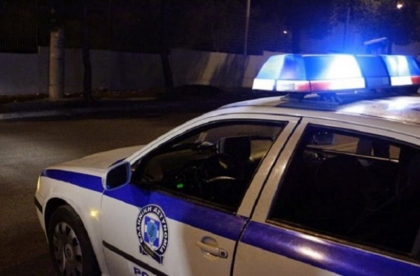 Θεσσαλονίκη: &#039;Αγρια καταδίωξη με λαθρομετανάστες - Είχαν στο αυτοκίνητο τέσσσερα βρέφη (vid)
