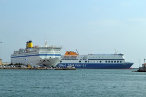 Το Blue Star Delos το πρώτο πλοίο που έδεσε στον Πειραιά το 2018