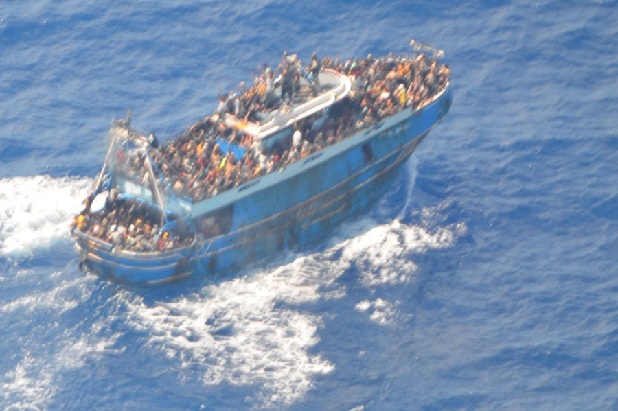 Προθεσμία να απολογηθούν αύριο πήραν οι συλληφθέντες για το πολύνεκρο ναυάγιο της Πύλου