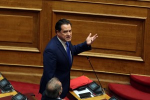 Σκληρή κόντρα Παπαγγελόπουλου - Γεωργιάδη - Αθανασίου στη Βουλή