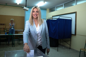 Ψήφισε η Φ. Γεννηματά στον Αγ. Δημήτριο για τις εθνικές εκλογές: Σήμερα η λογική επιστρέφει στον τόπο (video)