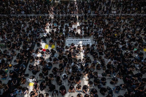 Μορφωμένοι, νέοι και οργισμένοι οι διαδηλωτές του Χονγκ Κονγκ σύμφωνα με πανεπιστημιακή έρευνα