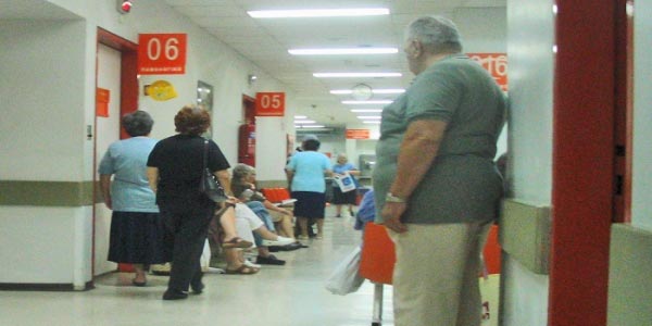 Διευκρινίσεις για την δωρεάν περίθαλψη ανασφάλιστων στα νοσοκομεία