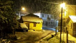 Ο καιρός «τρελάθηκε»: Χιόνισε στη Φλώρινα