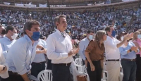 Θερμή υποδοχή του Κυριάκου Μητσοτάκη στο συνέδριο του Λαϊκού Κόμματος στην Ισπανία (βίντεο)