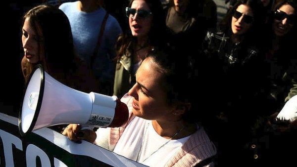 Θεσσαλονίκη: Παράσταση διαμαρτυρίας φοιτητών στο προξενείο των ΗΠΑ