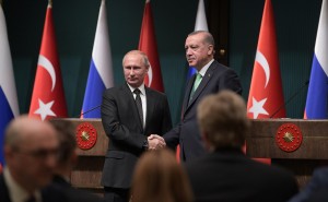 Χείρα βοηθείας απέναντι στην Τουρκία υποσχέθηκε ο Πούτιν