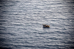 Δέκα μετανάστες νεκροί σε πλοιάριο ανοικτά της Λιβύης