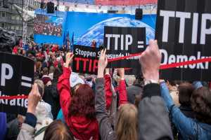 Ομπάμα και Μέρκελ «ξαναστήνουν» την TTIP 