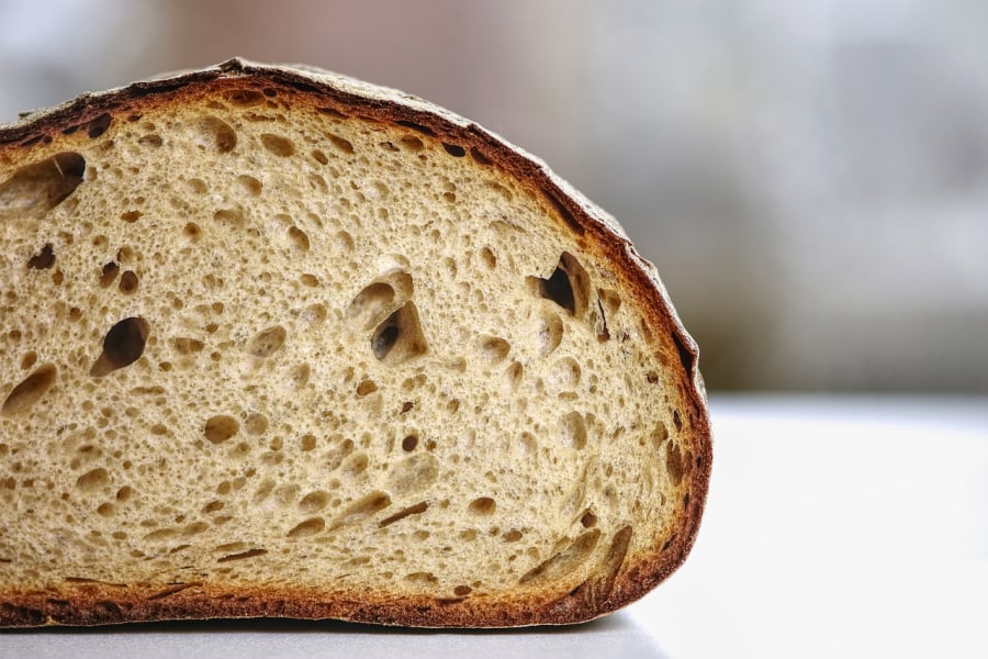 Οι Έλληνες έκοψαν το κρέας και «το έριξαν» στο ψωμί: Πώς... μεταλλάχθηκε η διατροφή μας λόγω ακρίβειας