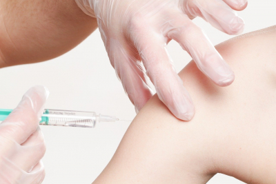 Βρετανία: Τρίτη δόση εμβολίου για 500.000 Βρετανούς ανοσοκατασταλμένους