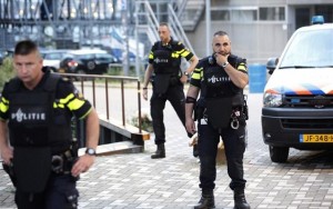 Επίθεση με μαχαίρι στη Χάγη – 3 τραυματίες