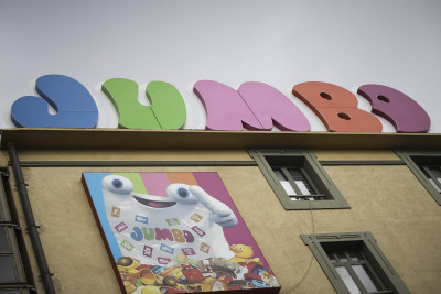 Τέλος οι αγορές από το eshop του Jumbo, το ηλεκτρονικό κατάστημα κατεβάζει ρολά