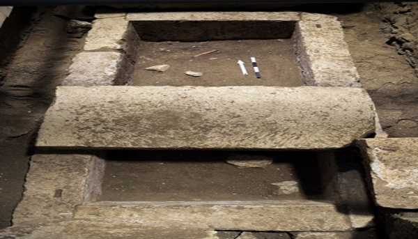 Σε ποιον ανήκει ο τάφος στην Αμφίπολη; Βρέθηκε σκελετός και ξύλινο φέρετρο