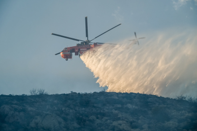 Μακρόν: Η Ελλάδα μεταξύ πέντε χωρών που στέλνουν βοήθεια στη Γαλλία για τις πυρκαγιές
