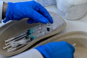 Κορονοϊός: Εξετάζεται η δημιουργία mega εμβολιαστικού κέντρου για παιδιά - Πολύ υψηλή η ζήτηση