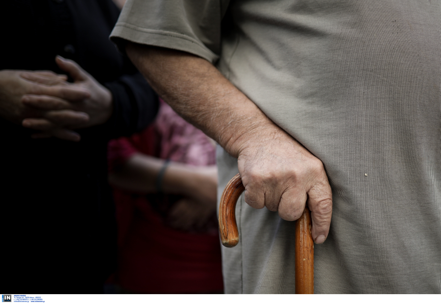 Ηλεία: Πέταξαν 83χρονη στον δρόμο για να της κλέψουν 50 ευρώ