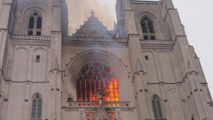 Γαλλία: Συνελλήφθη 39χρονος για την πυρκαγιά στον καθεδρικό της Νάντης