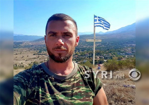 Aστυνομικοί σκότωσαν Έλληνα ομογενή επειδή ύψωσε ελληνική σημαία στο Αργυρόκαστρο [vid + photo]