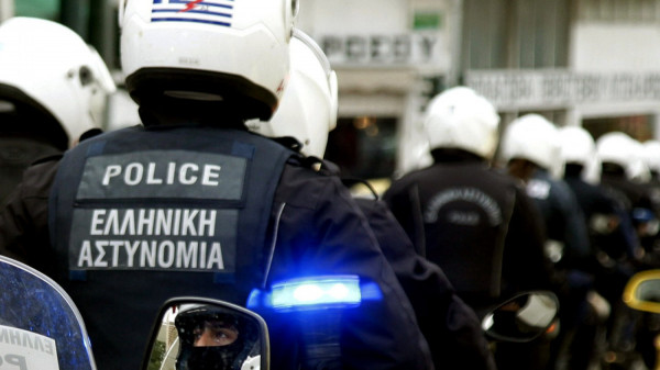 Θεσσαλονίκη: Μεθυσμένος χτύπησε τη γυναίκα του και άρπαξε το παιδί τους