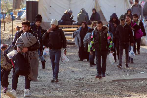 ΕΛ.ΑΣ: Στην αναμονή 1.600 πρόσφυγες, στην Ειδομένη