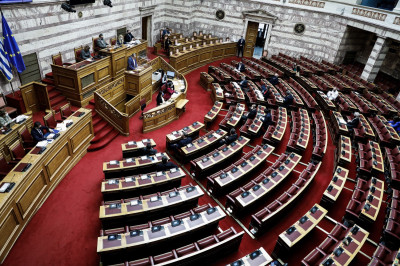 Κρούσμα κορονοϊού στη Βουλή, σε καραντίνα κοινοβουλευτικοί συντάκτες