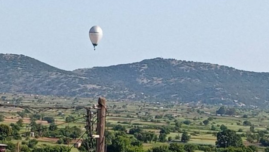 Συναγερμός στην Κρήτη για πτώση τουριστικού αερόστατου