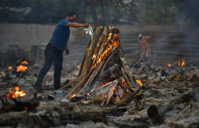 Δίχως τέλος οι τραγωδίες στην Ινδία: Κάηκαν ζωντανοί μέσα στις ΜΕΘ (βίντεο)