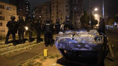 Tεθωρακισμένα στις διαδηλώσεις κατεβάζει η γαλλική κυβέρνηση, ο Μακρόν ζητά μέτρα στα social media