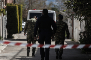 Συναγερμός στην Κυψέλη: Βρέθηκαν χειροβομβίδες σε υπόγειο σπιτιού -Στο σημείο δυνάμεις του ΤΕΕΜ