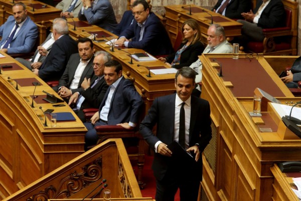 Παραμένει διψήφιο το προβάδισμα της ΝΔ έναντι του ΣΥΡΙΖΑ