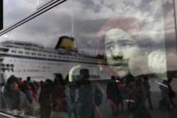 Τρία πλοία με 950 πρόσφυγες αναμένεται να καταπλεύσουν στο λιμάνι του Πειραιά