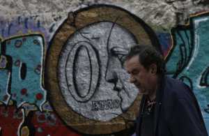 Spiegel:Κούρεμα ή αναδιάρθρωση του ελληνικού χρέους
