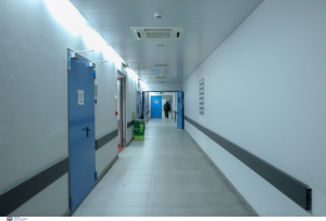Aνησυχία για τον Candida Auris: Ασθενής στο Νοσοκομείο Ρεθύμνου εμφανίστηκε για δεύτερη φορά θετικός