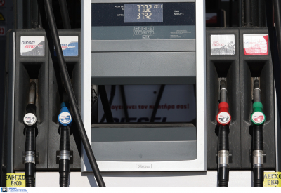 Έμφραγμα από την τιμή της βενζίνης: Σοκ με πάνω από 2 ευρώ το λίτρο