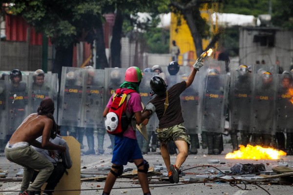 Βενεζουέλα: Άλλοι δύο νεκροί, ανάμεσά τους και ένας 16χρονος