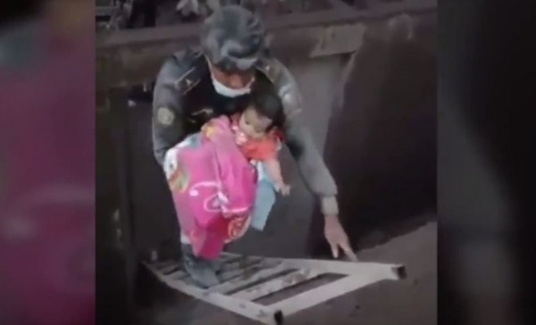 Γουατεμάλα: Βρέφος βρέθηκε θαμμένο ζωντανό στις στάχτες του ηφαιστείου Φουέγο (video)