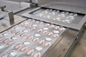 Πράσινο φως για το χάπι της Pfizer άναψε η Βρετανία, σε ποιους θα χορηγείται