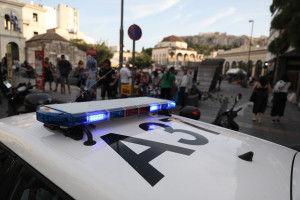 «Ανοιχτή πληγή» τα κορονοπάρτι στην Αθήνα, με δεμένα χέρια η ΕΛ.ΑΣ.