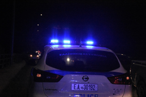 Θεσσαλονίκη: 27χρονος μοτοσικλετιστής έχασε τη ζωή του σε τροχαίο, έπεσε με τη μηχανή του πάνω σε οχήματα