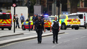 Έκτακτο: Επίθεση με μαχαίρι σε τζαμί στο Λονδίνο