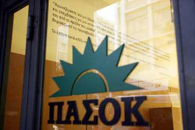 Διαψεύδει το ΠΑΣΟΚ τα περί συνεργασίας με τον ΣΥΡΙΖΑ