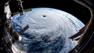 Στην Οκινάουα της Ιαπωνίας ο τυφώνας Τράμι, τουλάχιστον 17 τραυματίες