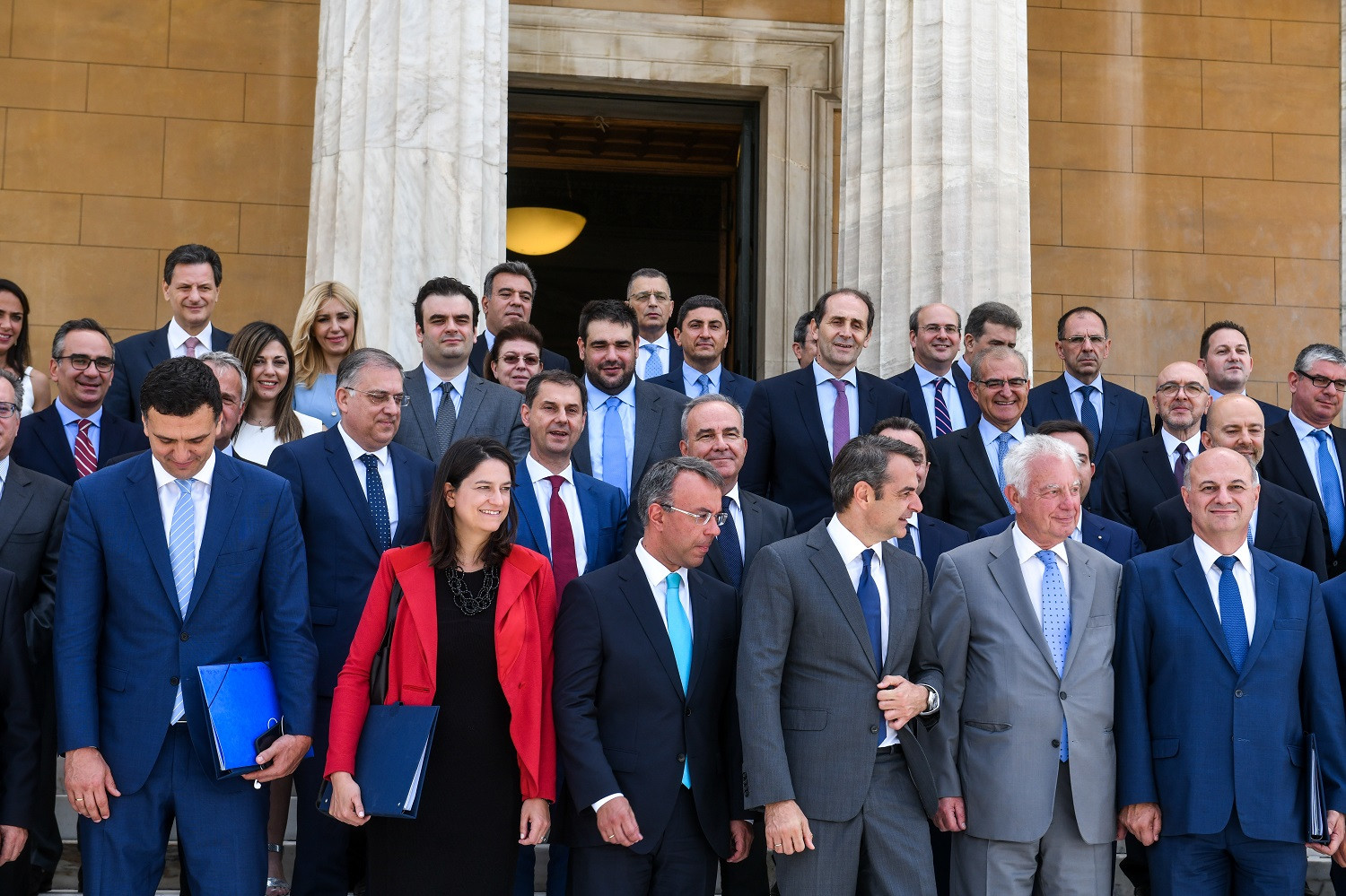 Η πρώτη οικογενειακή φωτογραφία της νέας κυβέρνησης Μητσοτάκη - Δείτε όλα τα καρέ (pics) | Ειδησεις