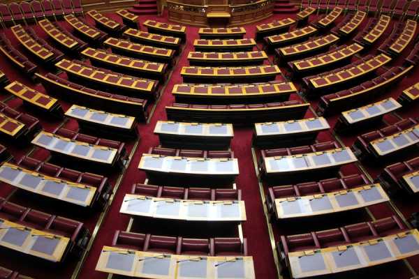 Με τροπολογία ξαναφέρνουν την φορολόγηση των μικρών ελληνικών ζυθοποιών